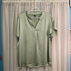 SHEIN GREEN BAT WING SHORT SLEEVE TSHIRT